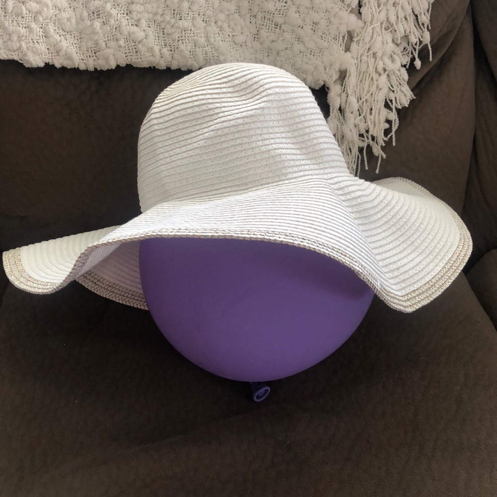 Floppy beach hat